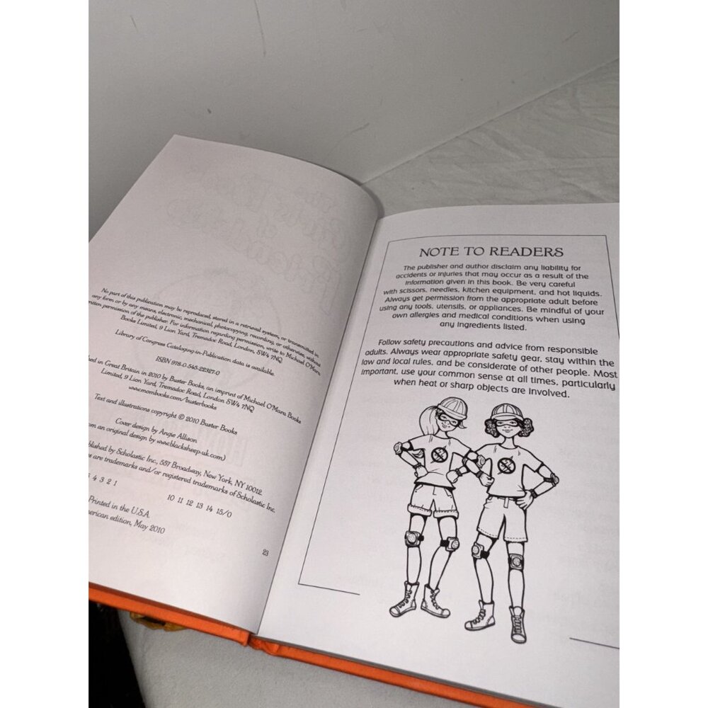 The Pocket Dangerous Book For Boys & The Girls Book Of Friendship - Picture 6 of 7